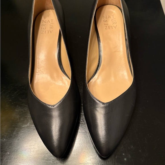 Naturalizer Shoes - Naturalizer Black Leather Low Heels Sz 9.5